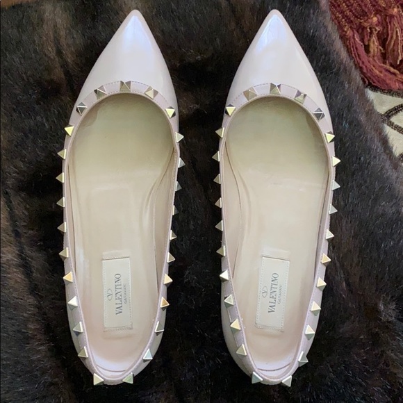 Valentino Shoes - Valentino pointy toe flat!